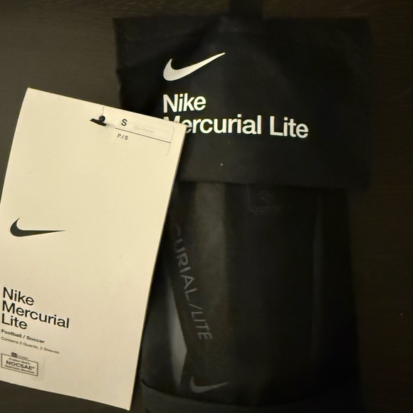 Nike Mercurial Lite Black Shin Guards - Picture 1 of 2